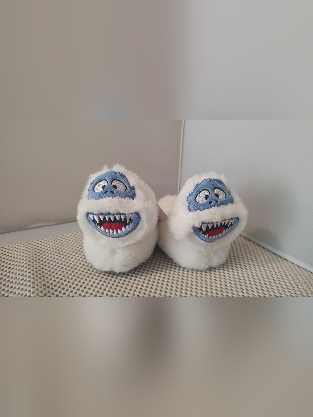 Toddler Size 3 Slippers Yeti Snowman Plush NWT